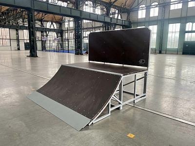 Nové skateboardové rampy a překážky na Náměstí